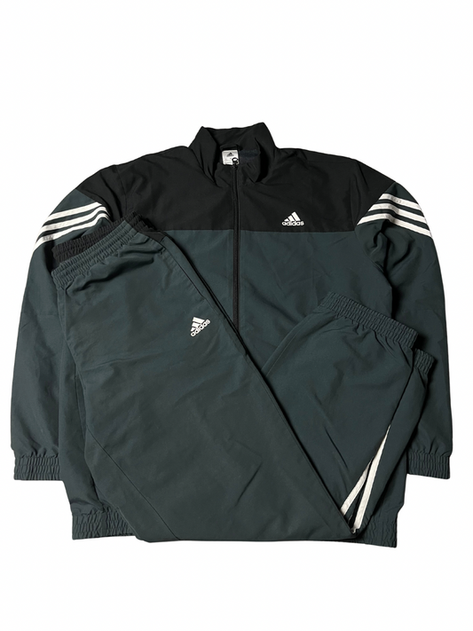 Adidas Tracksuit (L)