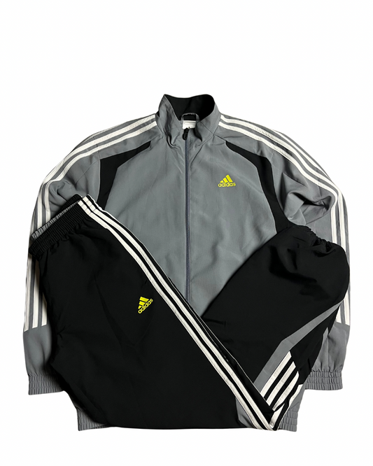 Adidas Tracksuit (M)