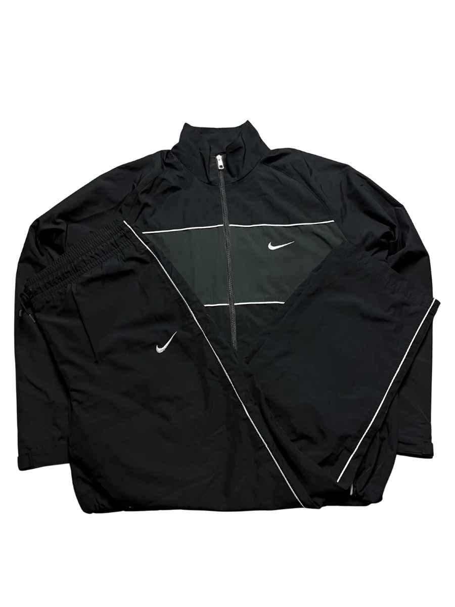 Nike Tracksuit (L)