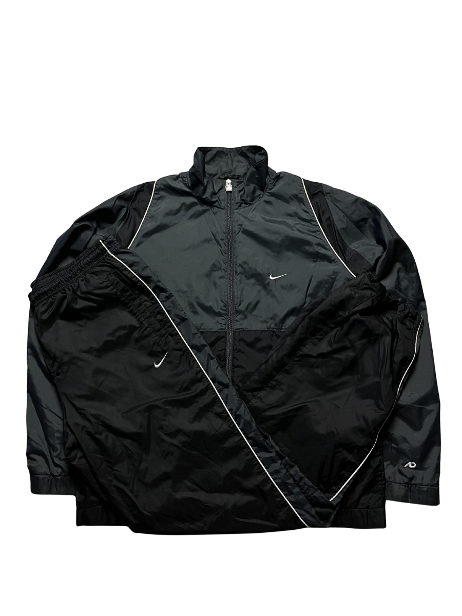 Nike Tracksuit (M)