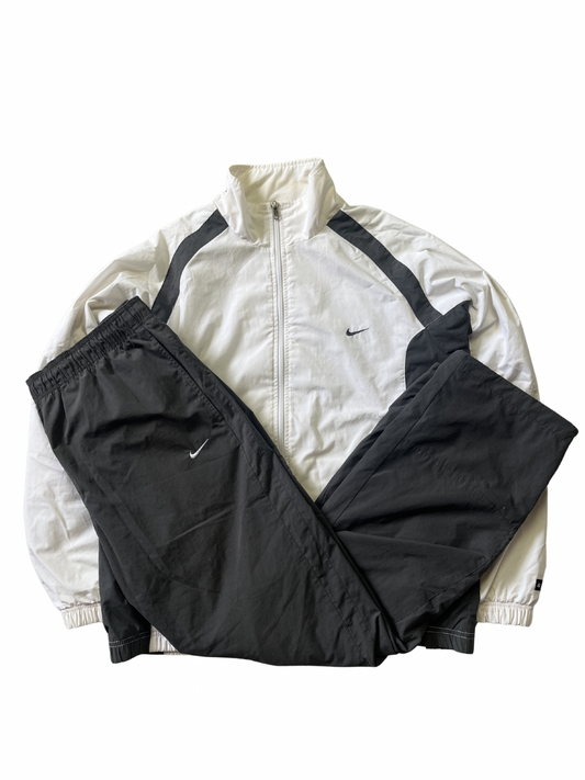 Nike Tracksuit (L)